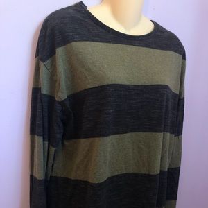 American Eagle Outfitters Long Sleeve Tee